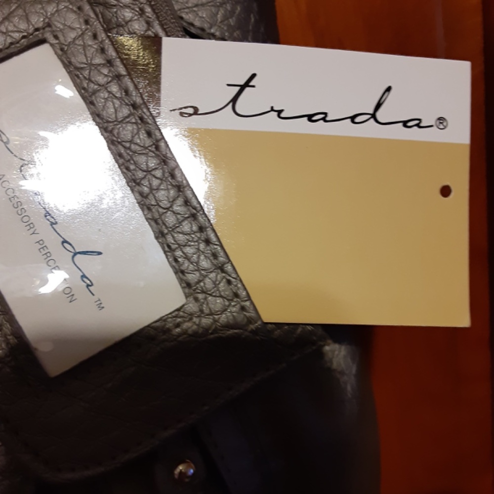 Strada Buttery Soft Vegan Leather Hobo Shoulder Bag & Coin-ID Holder Set - Picture 2 of 6